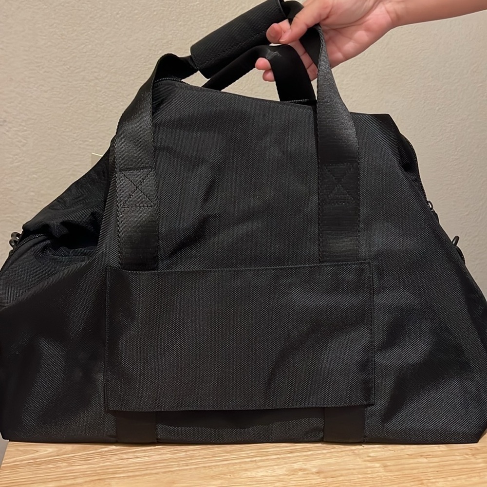 Penguin Black Weekender Collection Expandable Duffel Bag - Picture 10 of 12